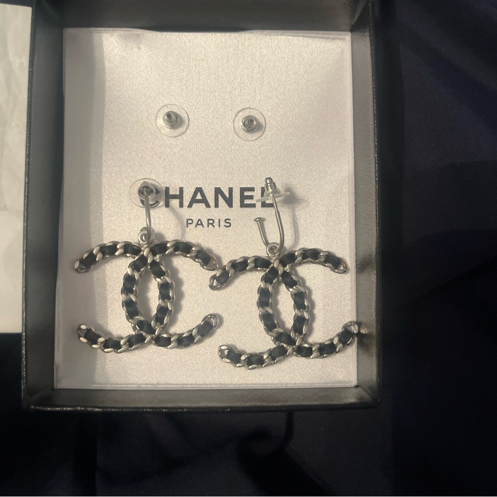 CHANEL Silver and Black Interlocking Earrings